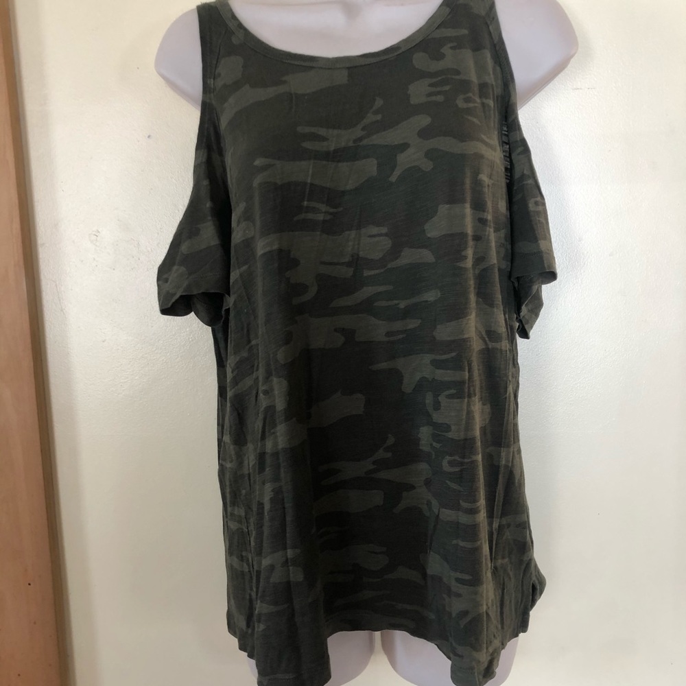 Sanctuary XS Camo Cutout Shoulder Green T-Shirt